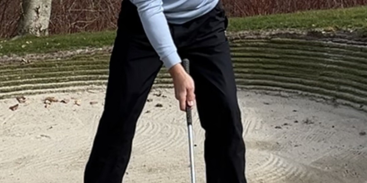 How to Hit a Bunker Shot: Mastering the Technique