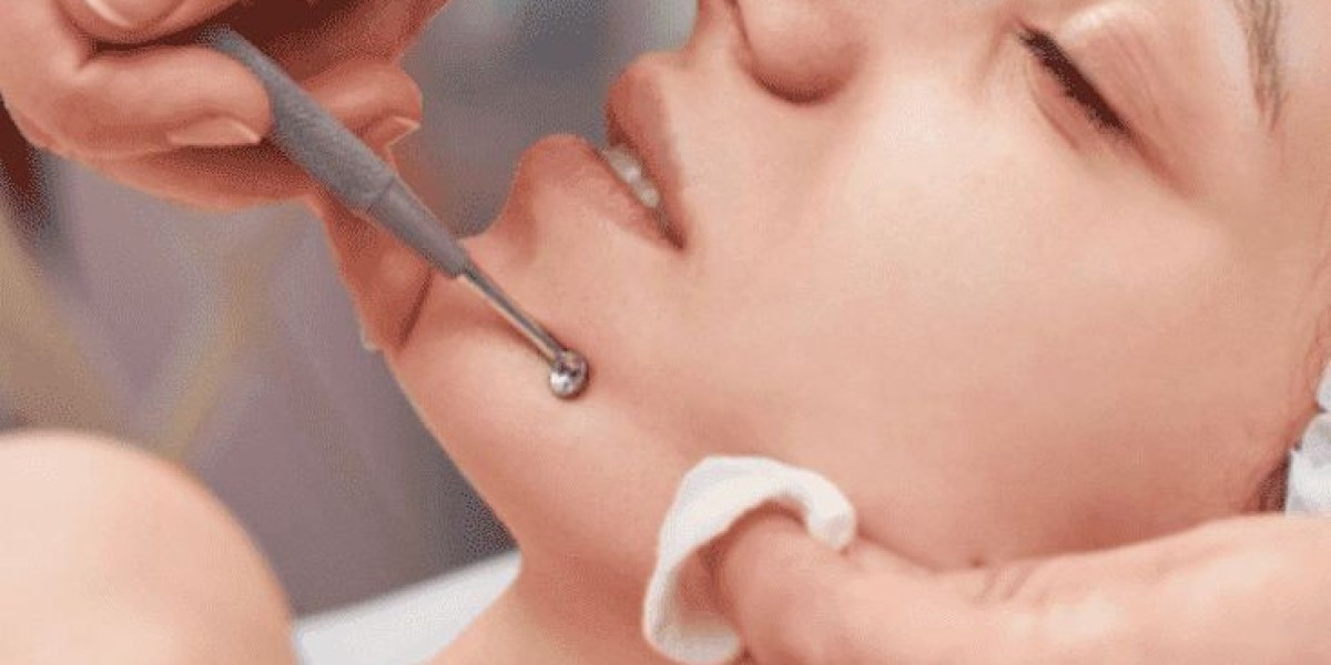 How a Deep Cleansing Facial in Riyadh Helps Prevent Breakouts