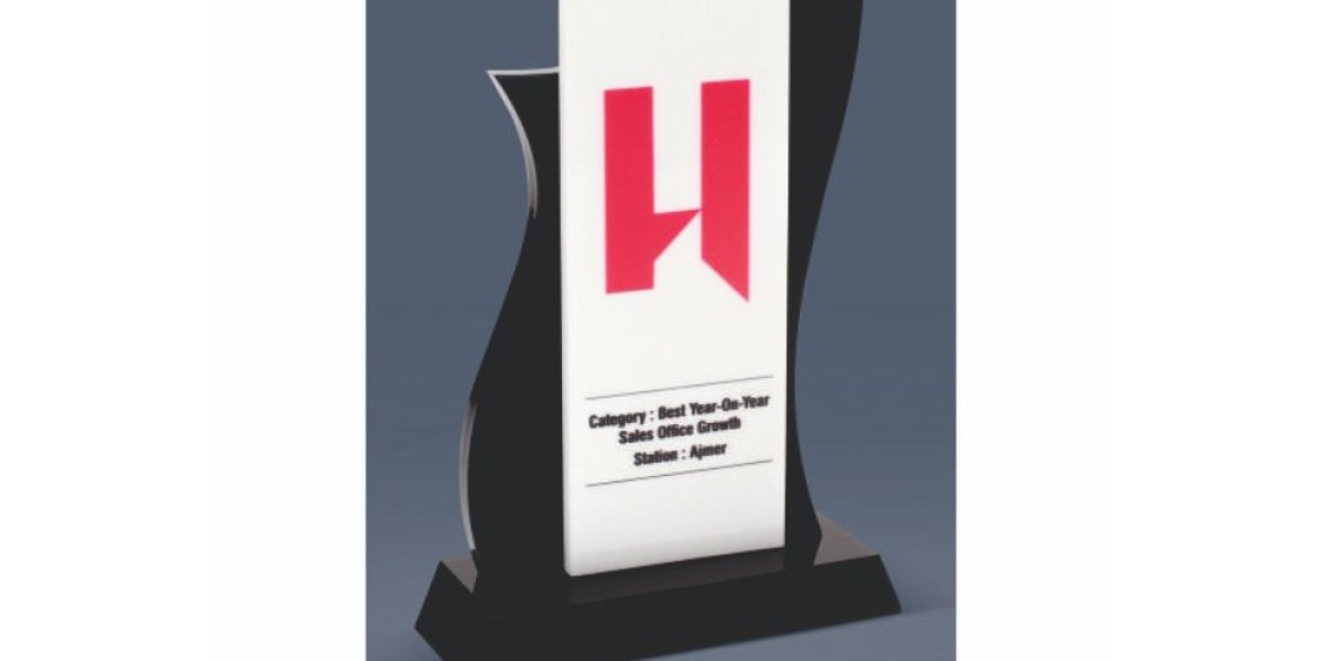 Top 5 Acrylic Trophy Manufacturers In Delhi You Can Trust