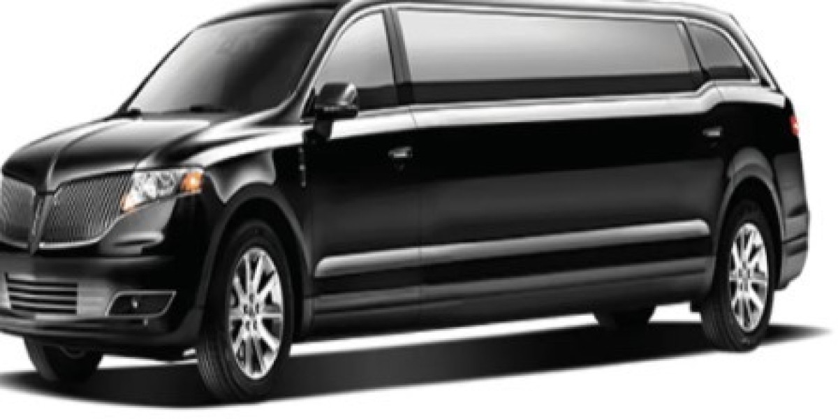 Why Choose an Airport Limo Service in Chicago for Luxury & Comfort?