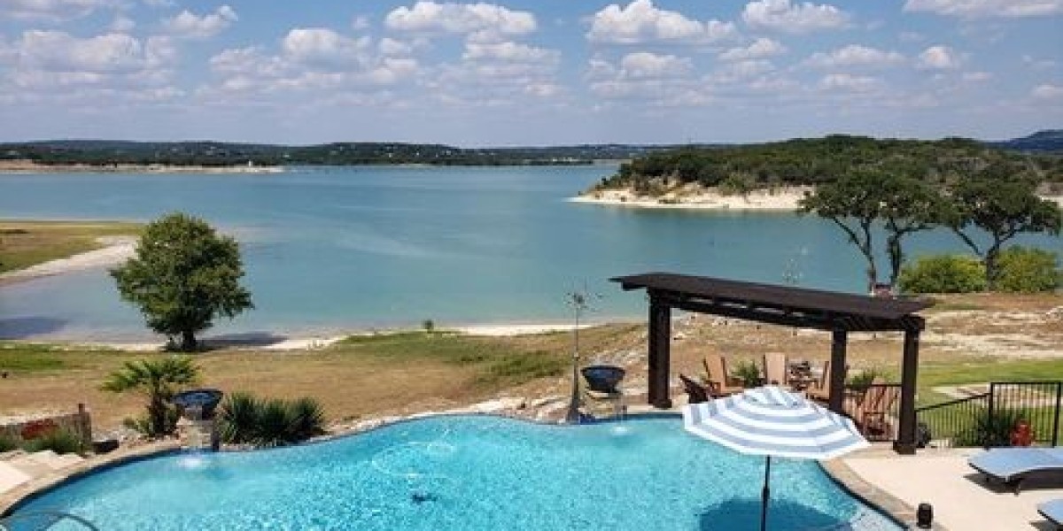 Top Luxury Pool Builders in San Antonio | Custom Pools Near You