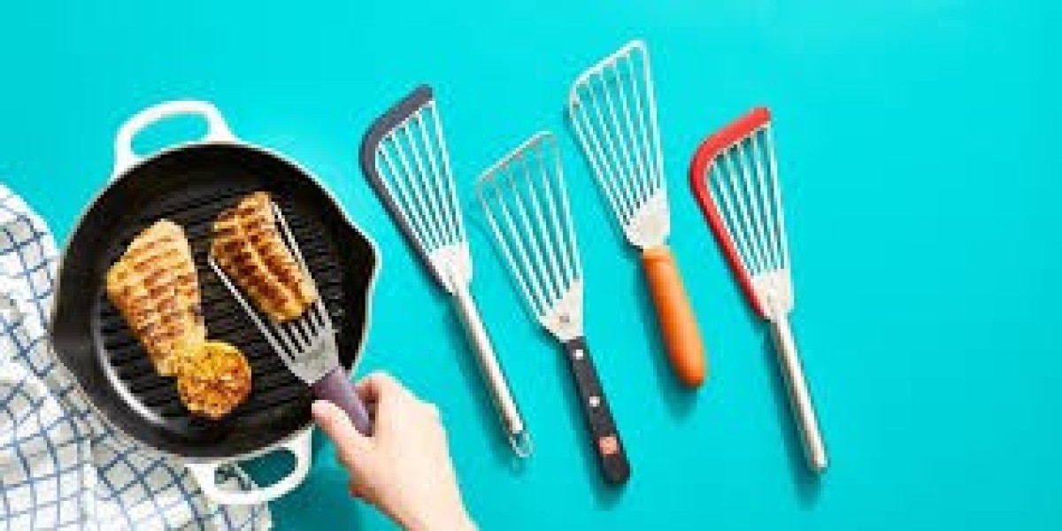 Essential Fish Spatula for Clean Flips