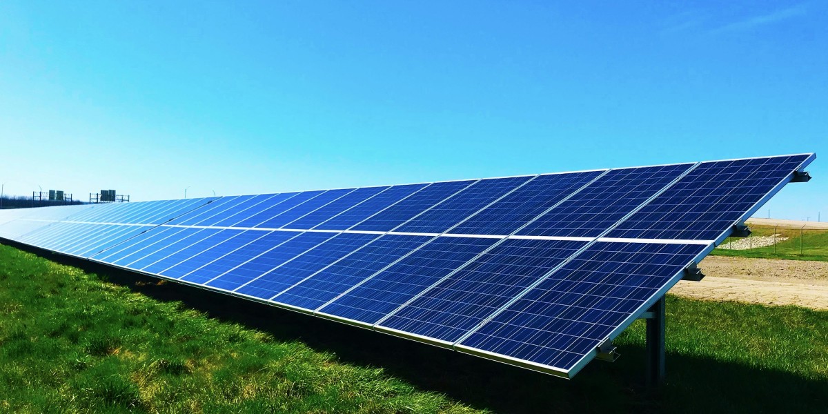 Solar Panel Market Outlook to 2030: Driving Forces, Challenges, and Technological Advances