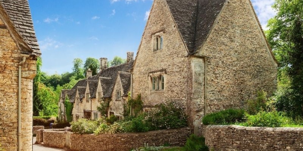 Discovering the Heart of the Cotswolds: Best Cotswold Tours from Cirencester
