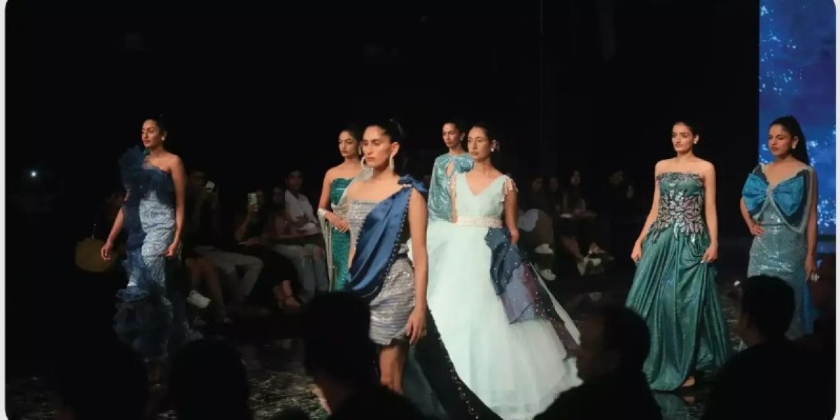 Bachelor Degree of Fashion Designing from Wisdom College for Creativity & Design