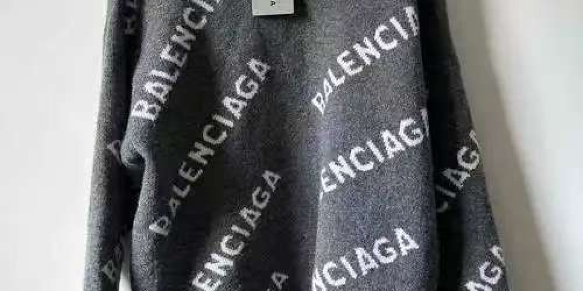 Balenciaga毛衣与襯衫：突破传统，打造现代时尚