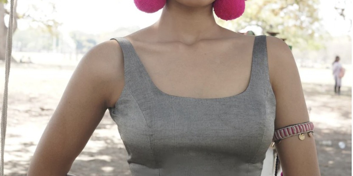 The Ultimate Guide to Stunning Sleeveless Blouse Designs
