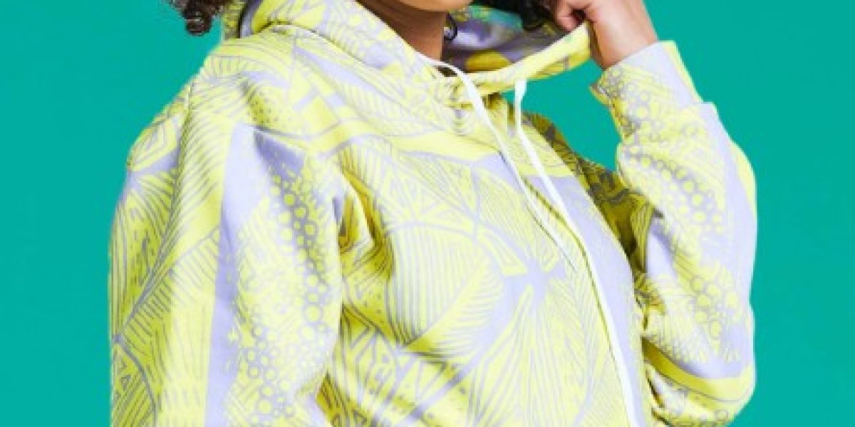 Women’s Yoga Clothes: Fashion Meets Flexibility