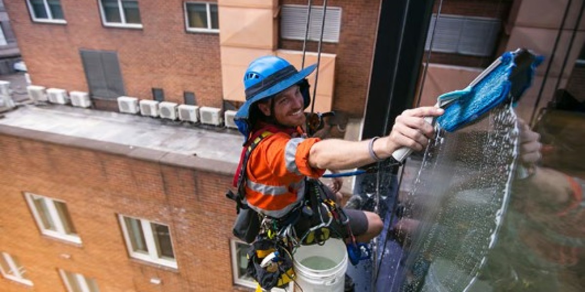 Modern Facade Cleaning Techniques: The Science Behind Spotless Skyscrapers