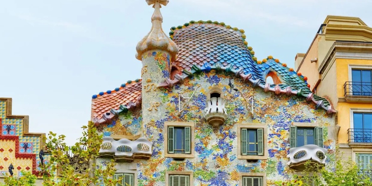 Antoni Gaudí: The Visionary Spanish Architect Who Shaped Barcelona