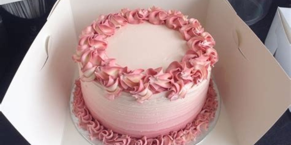 Delight Guests with Eye-Catching Customized Cakes: