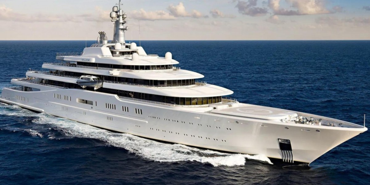 Luxury Yacht Market: Cruising into a New Era of Opulence and Innovation