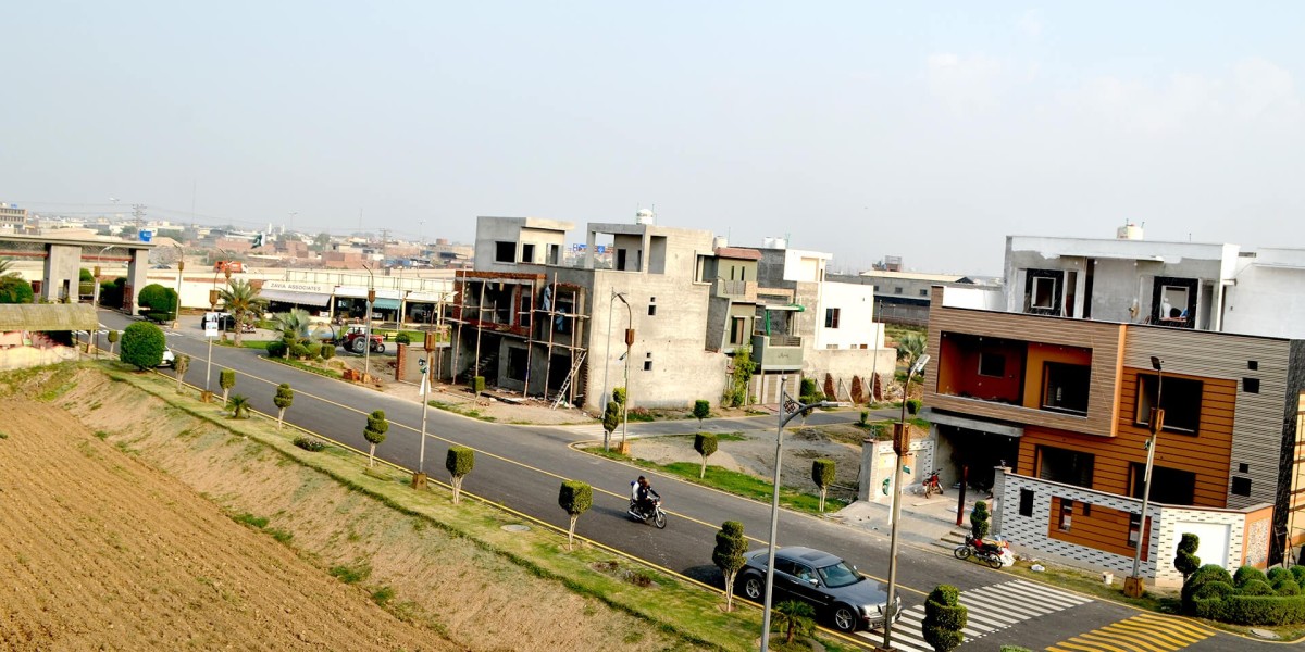 Pros and Cons of Buying a 3 Marla Plot on Installment in Lahore