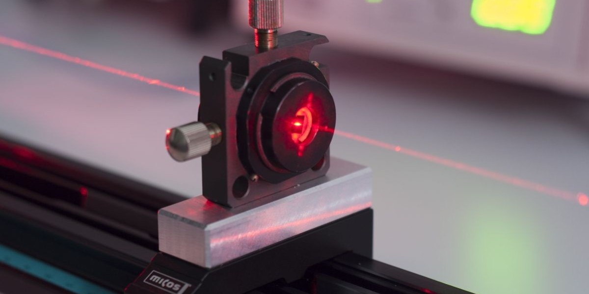 Technological Biophotonics Market Restraints: Inadequate Standardization Stalling Industry Advancements