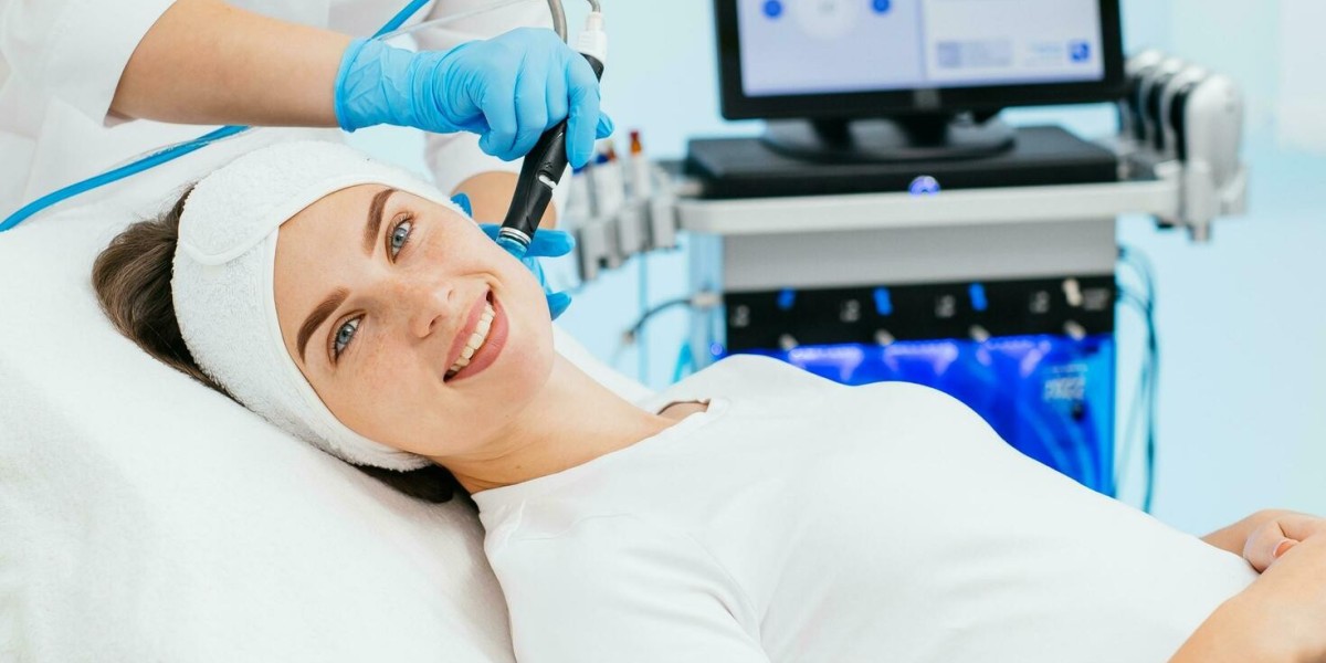 Get a Hydrafacial Before Your Vacation: Perfect Skin Awaits