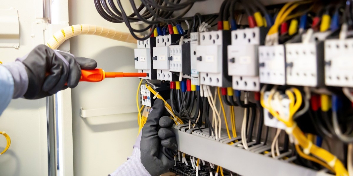 Your Go-To Licensed Electrical Contractor for Expert Electrician Services