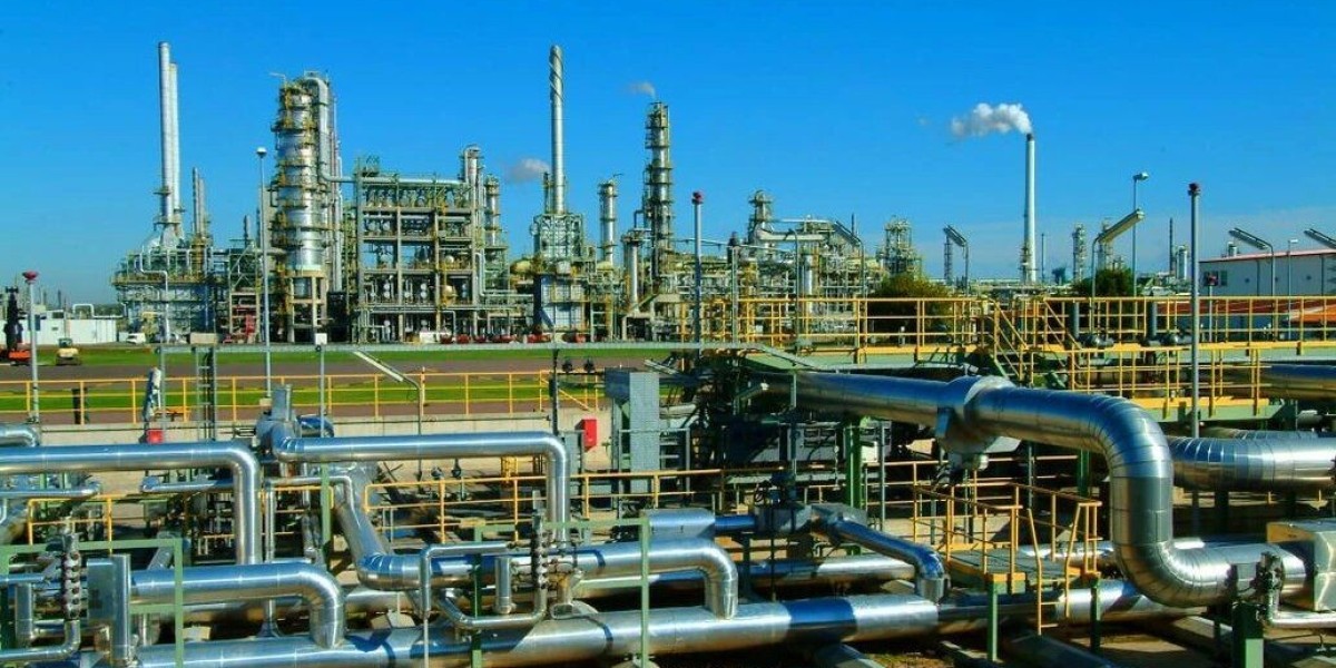 Latest Innovations Shaping the Competitive Landscape of the Oil Refining Pumps Market