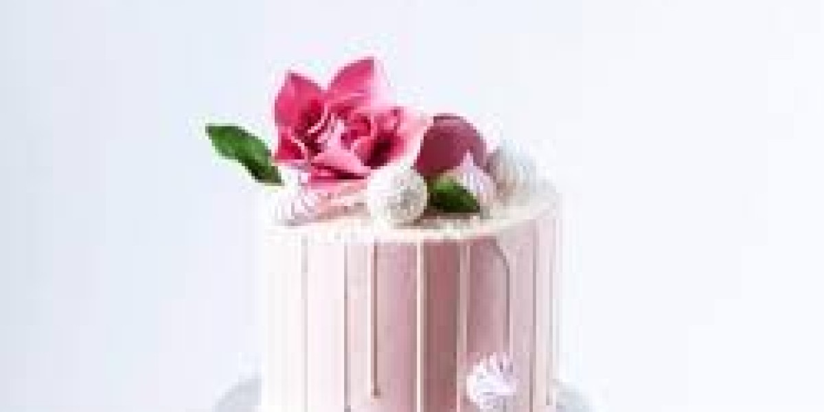 Customized Cakes That Are Almost Too Beautiful to Eat