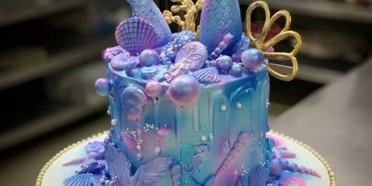 Graduation Party? Get a Customized Cake to Match: