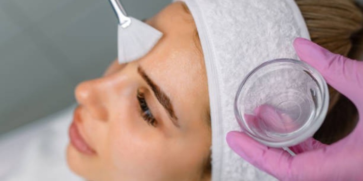 Peel Plans: Dubai’s Best Clinics