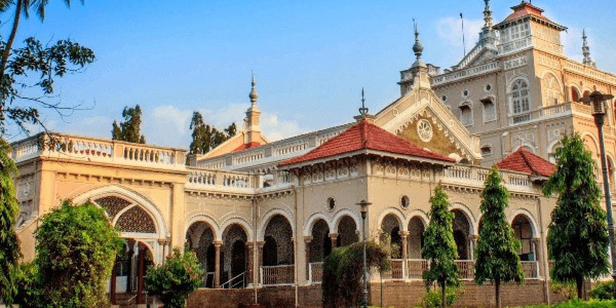 Solapur to Pune Cab