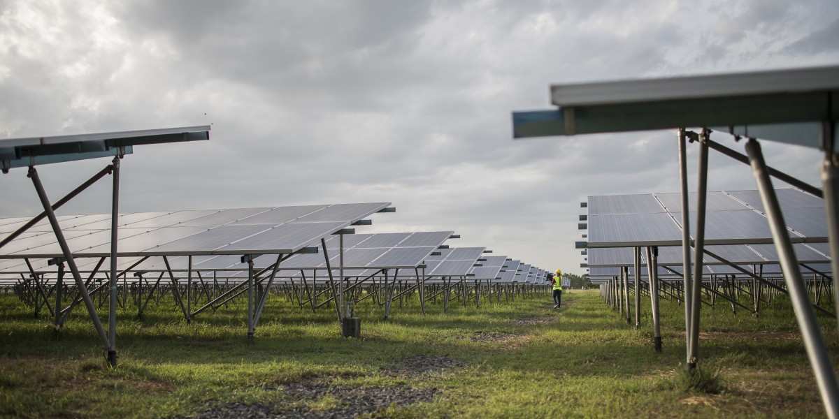 Unlocking Efficiency with the Sunchaser8 Solar Tracker