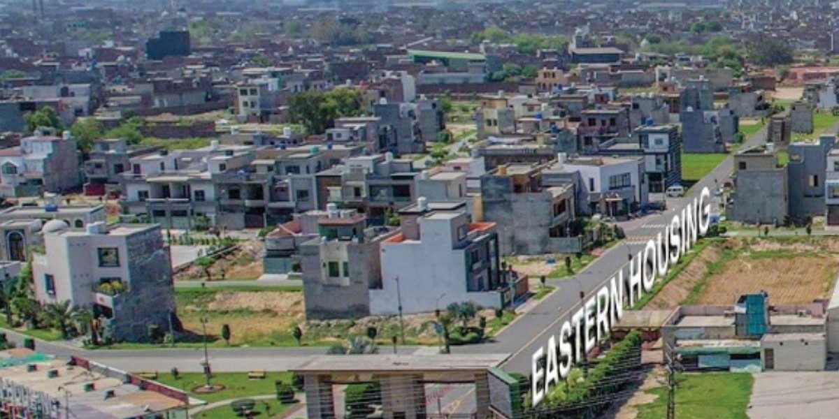 5 Marla Plot Investment in Lahore: Installment Plans vs. Full Payment – Which is Better?