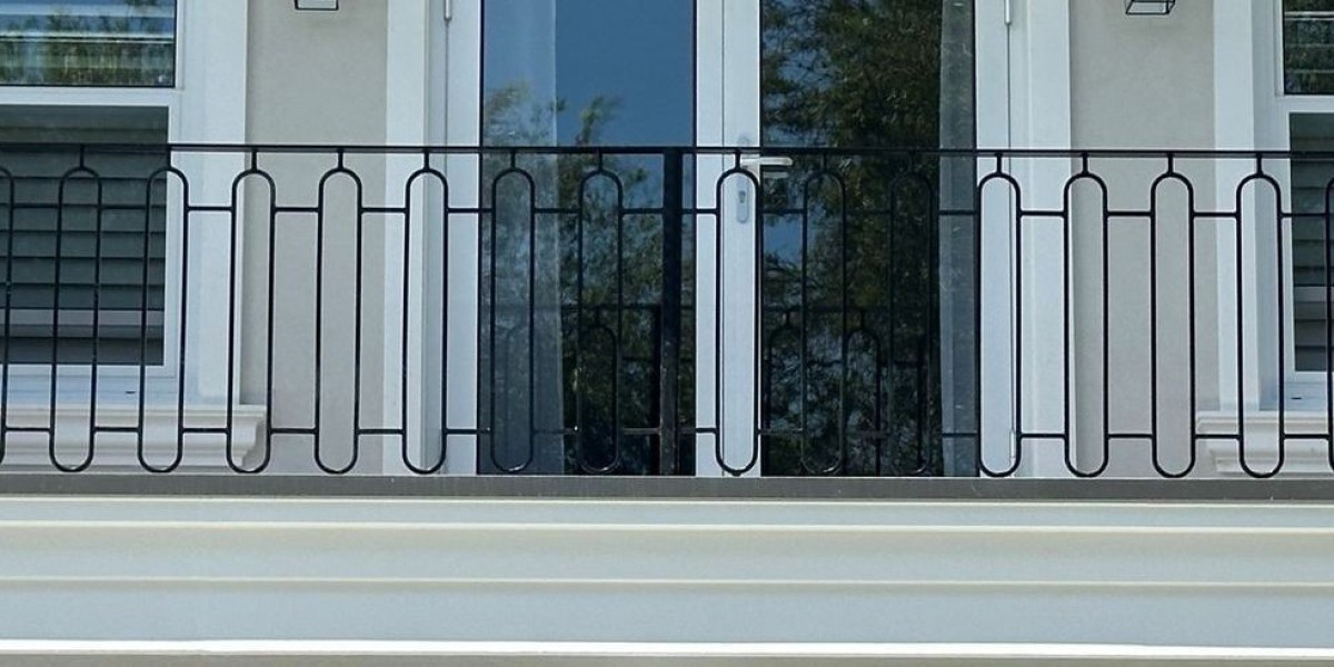 Why Glass Pool Fence is a Must-Have for Your Sydney Backyard
