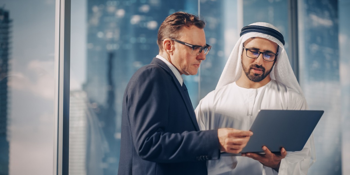 التحديات العمالية والت السعودة: التنقل عبر سياسات التوطين وقضايا القوى العاملة