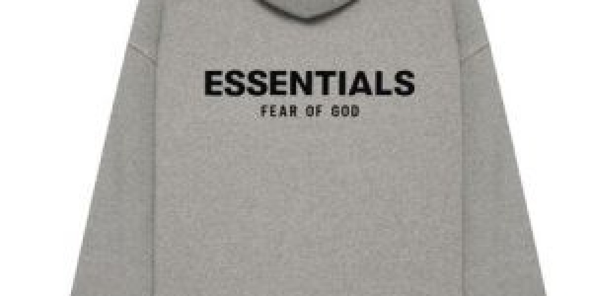 Streetwear Meets Simplicity in Essentials Clothing
