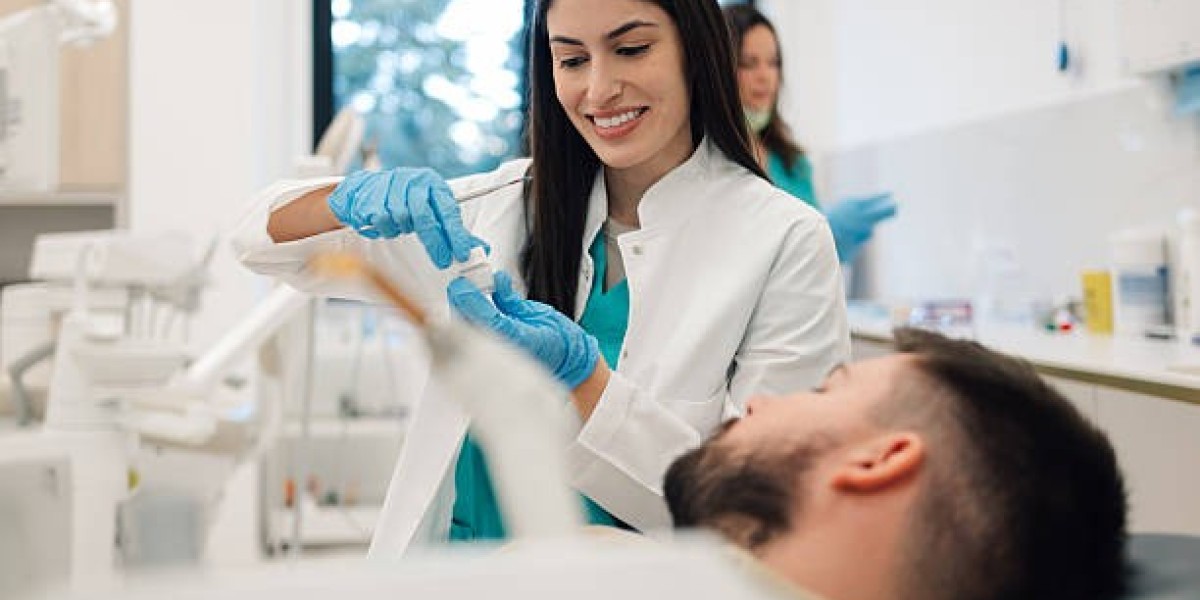 Expert Guide to Teeth Cleaning and Polishing in Riyadh