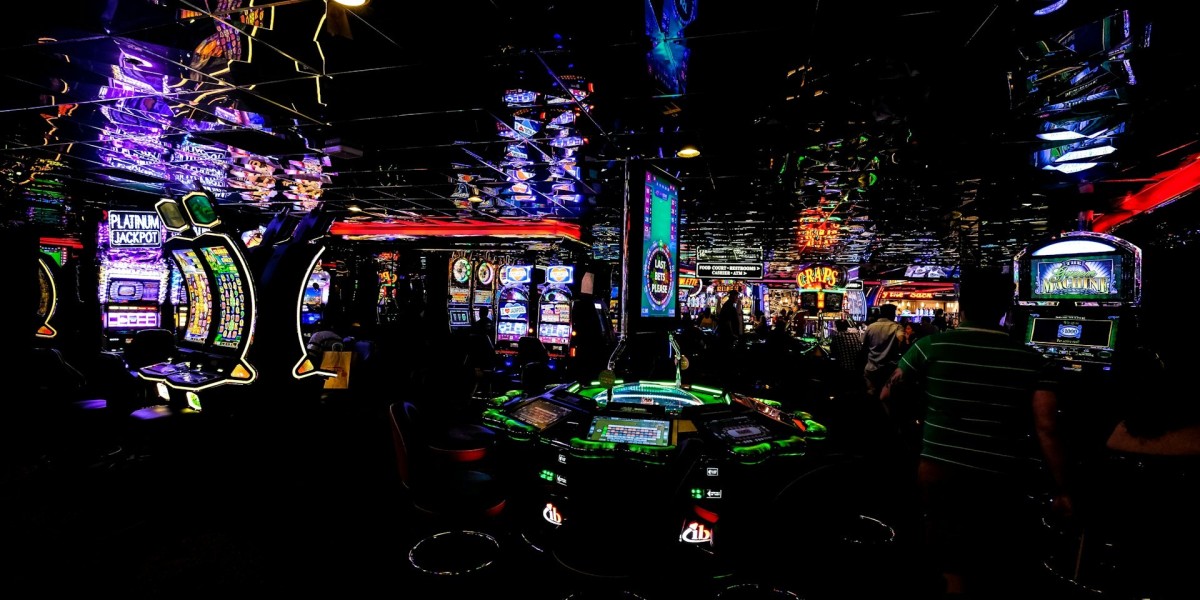 Den økende populariteten av live dealer-spill i nettcasinoer i 2025