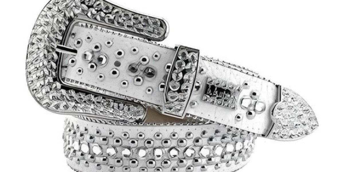 BB Simon Belt: The Shiny Accessory Everyone Loves