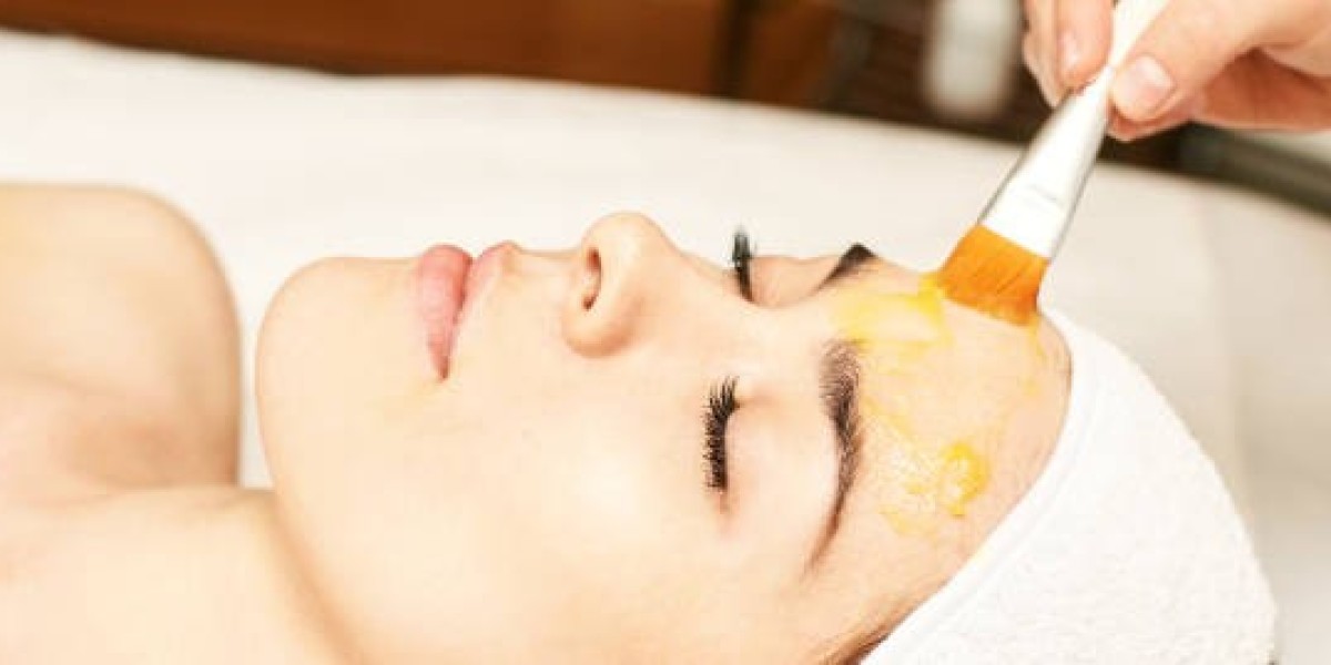 How Chemical Peels Transform Your Skin in Dubai