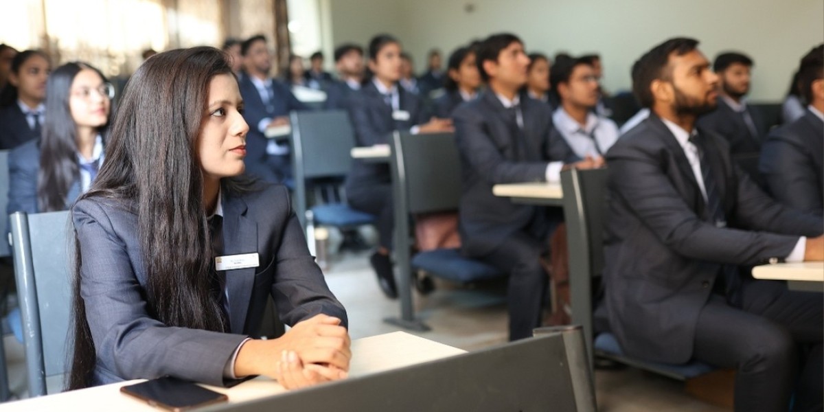 Executive MBA vs MBA: What’s Best for Your Career?