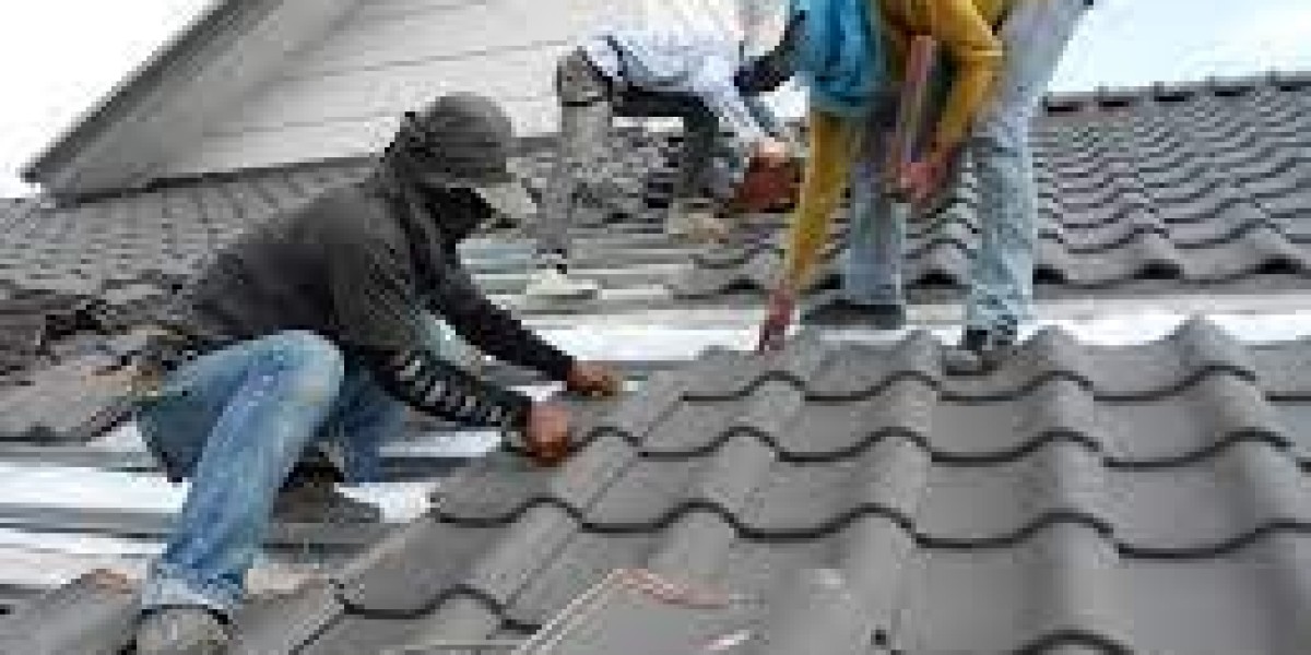 What’s the Best Time of Year for Flat Roof Repair Long Island?