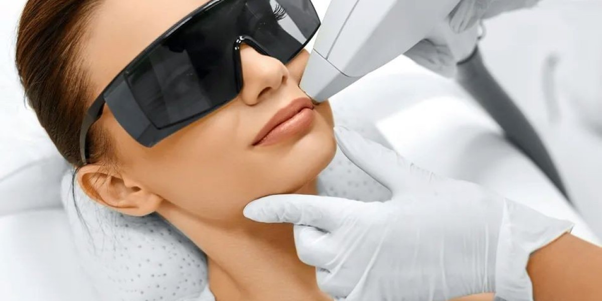 Experience Safe and Effective Laser Hair Reduction in Delhi at Aayna Clinic