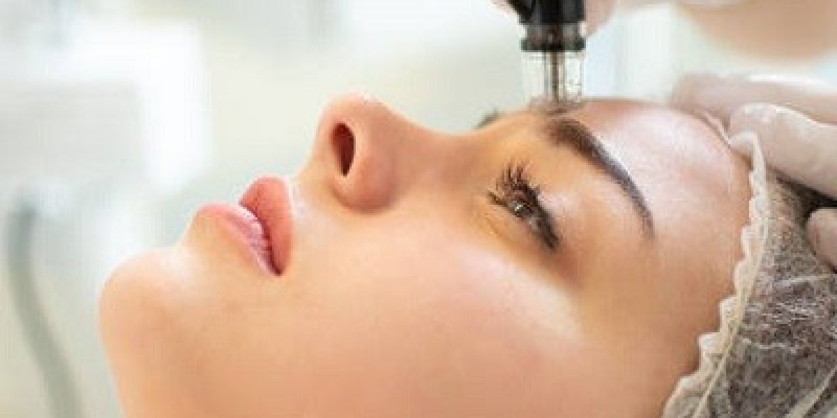 HydraFacial for Rosacea: Soothing Sensitive Skin Safely