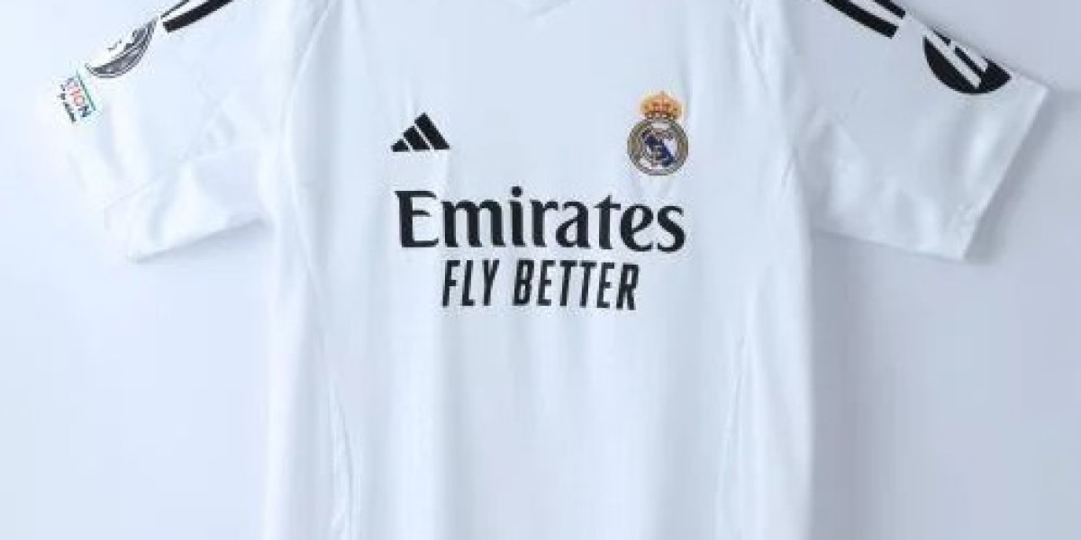 بلوفر ريال مدريد من Sport Touch – امتلكه قبل نفاد الكمية!