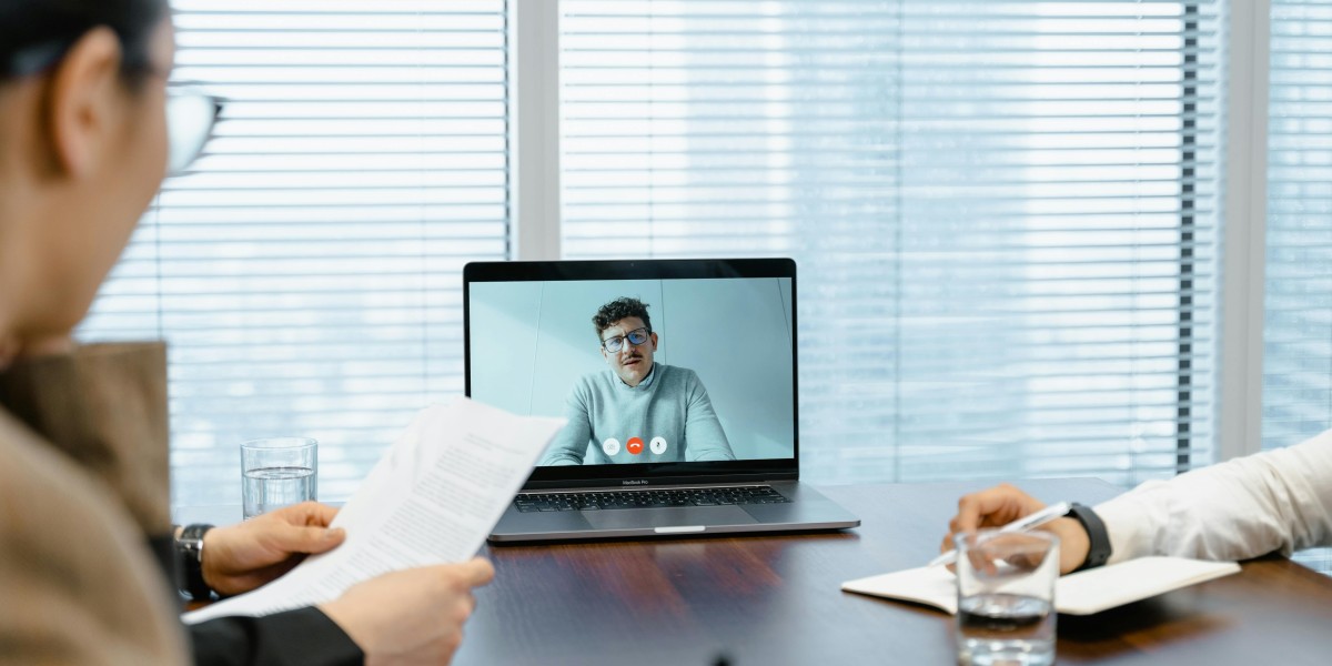 Choosing the Right Event Platform: Virtual vs. Hybrid