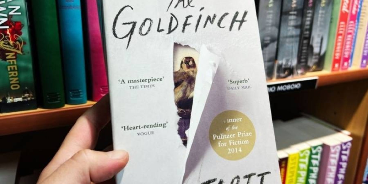 The Goldfinch by Donna Tartt: A Story of Art, Loss, and Growing Up