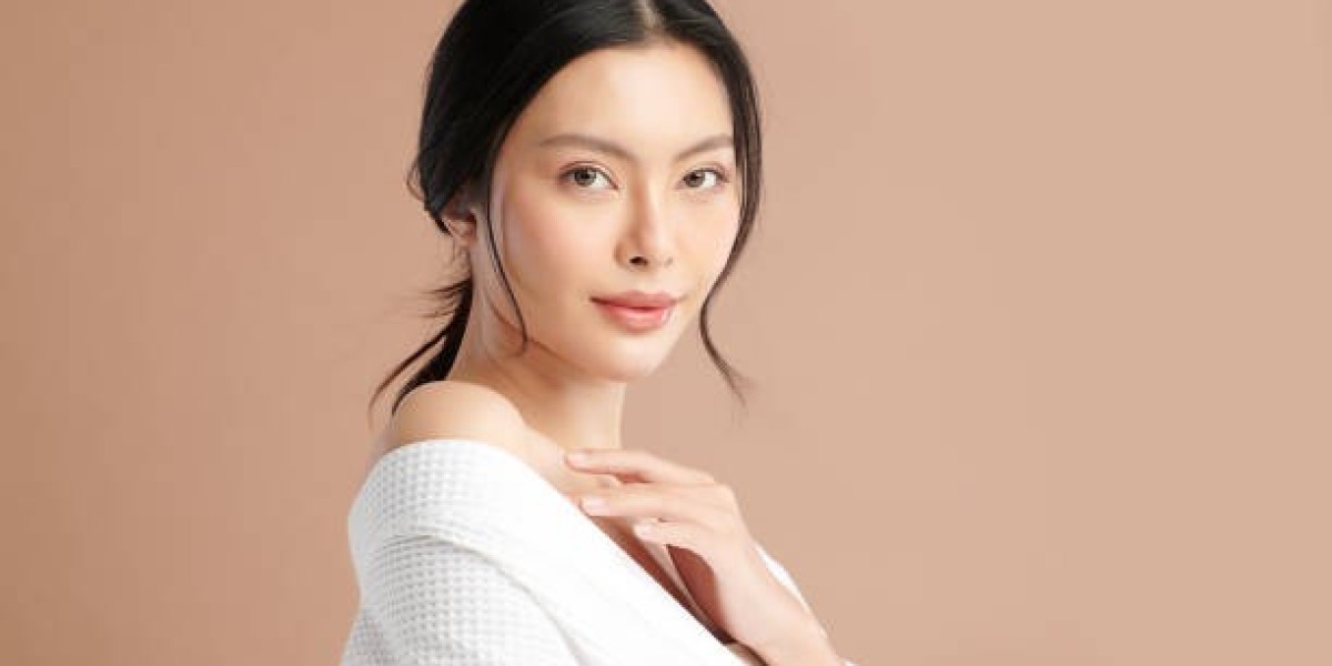 Facelift in Riyadh: Restore Youthful Skin Easily