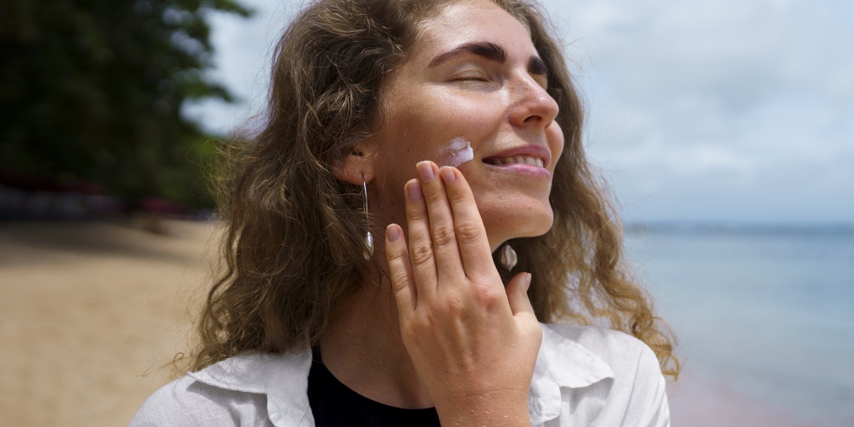 Understanding Sunscreen: Types, Benefits, and Usage Tips