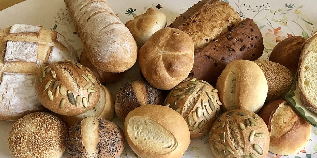 Bread and Roll Market Trends Include Fortified Bread Options Catering to Nutritional and Functional Needs