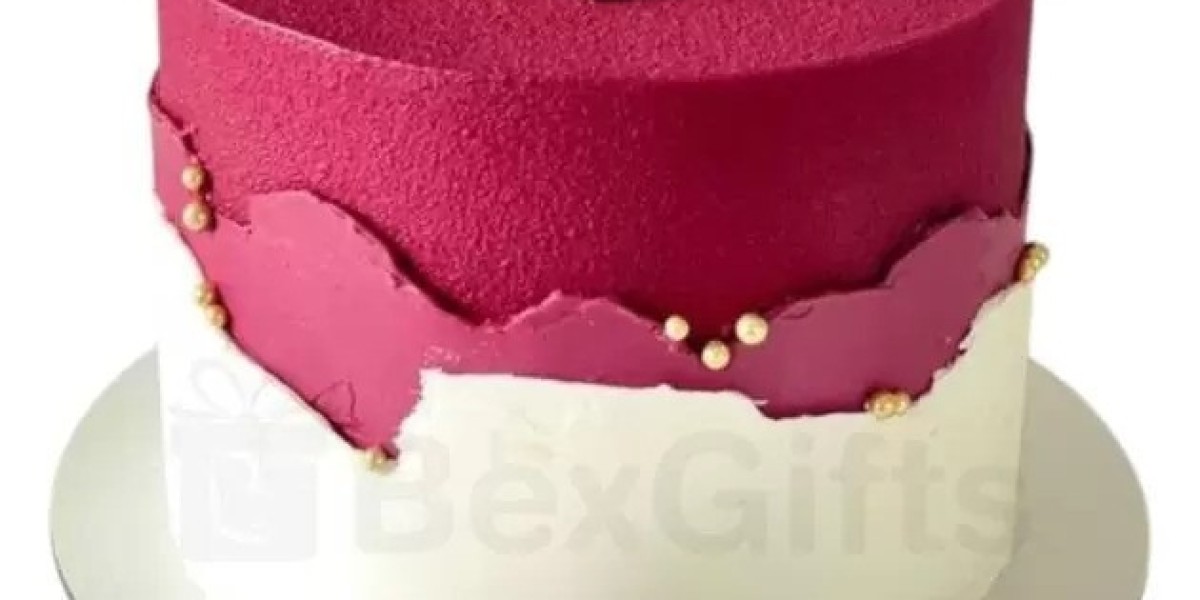Custom Designs, Delicious Flavors – Buy Wedding Cakes in Lahore