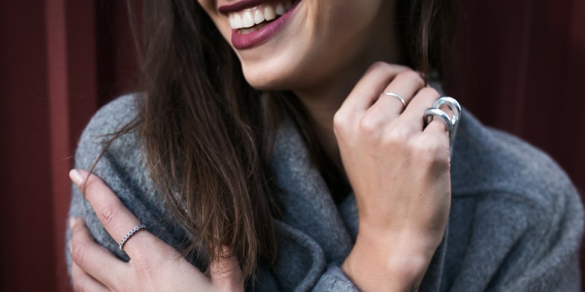 Lab Grown Diamond Engagement Rings: The Smart Woman’s Jewellery Pick