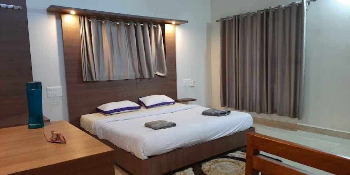 Which Dandeli Hotels Offer the Best View of the Jungle?