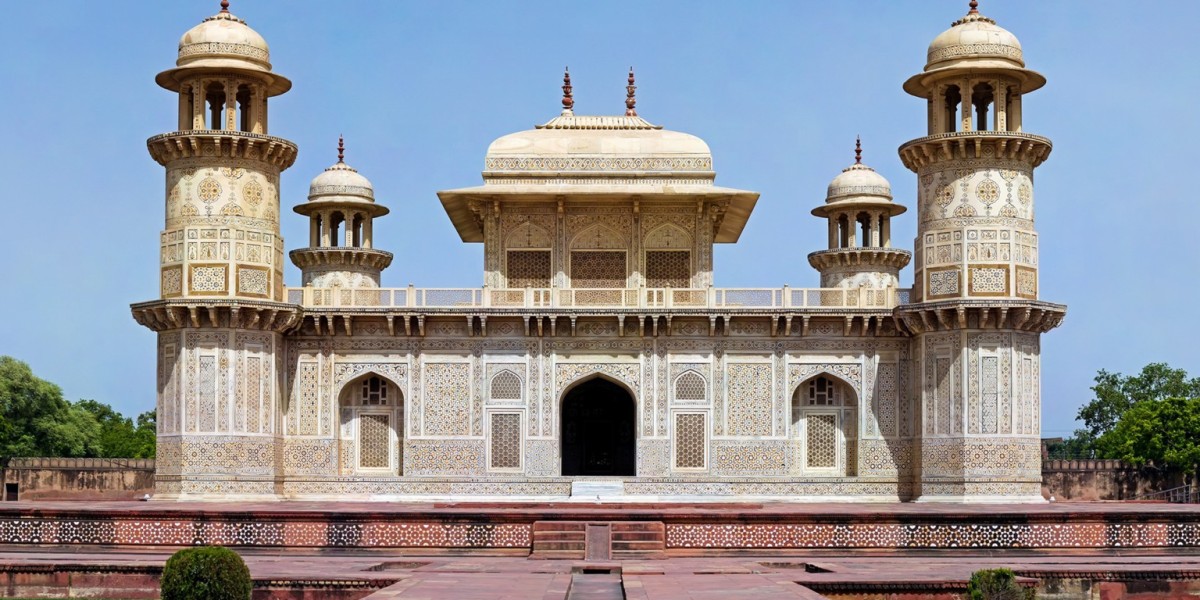 Unlock India's Majesty: Your Ultimate Golden Triangle Tour Guide
