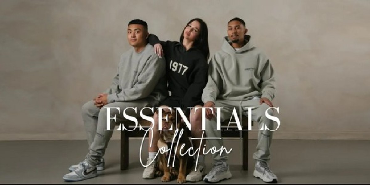 Essential Hoodie for Every Season: How to Wear It Year-Round