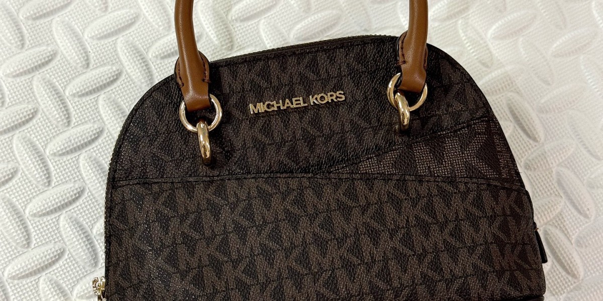 Michael Kors人氣斜背包推薦：時尚與功能兼具的完美選擇
